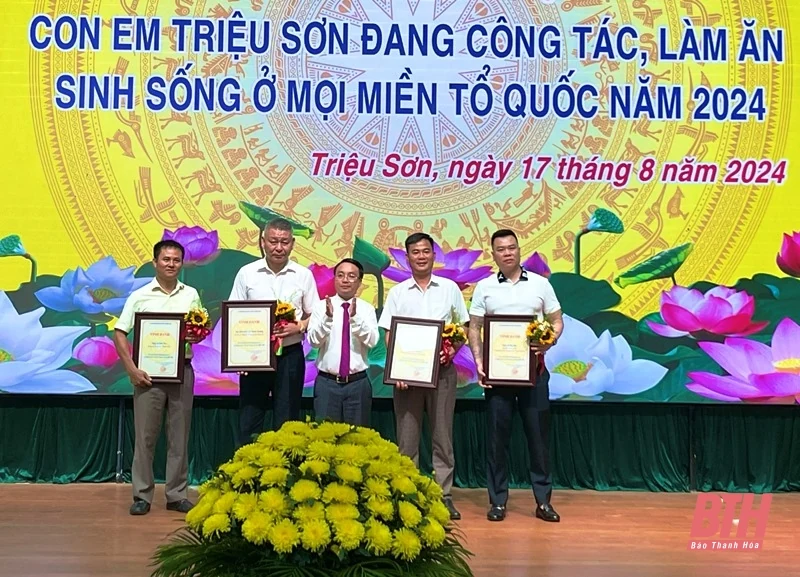Gặp mặt con em Triệu Sơn đang công tác, làm ăn sinh sống ở mọi miền Tổ quốc