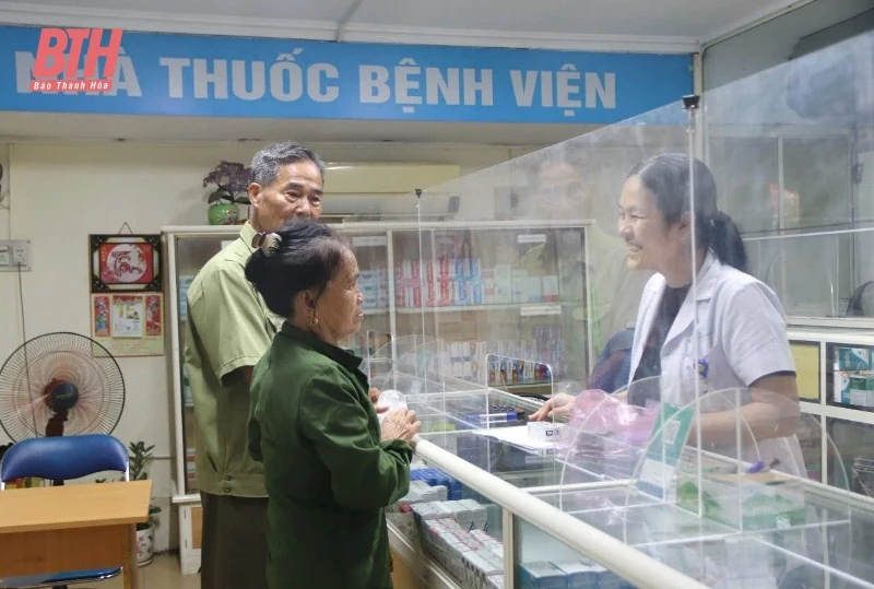 Khám mắt miễn phí cho gần 1.000 cựu thanh niên xung phong