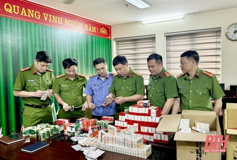 “Vì nước quên thân, vì dân phục vụ”