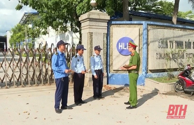 “Vì nước quên thân, vì dân phục vụ”