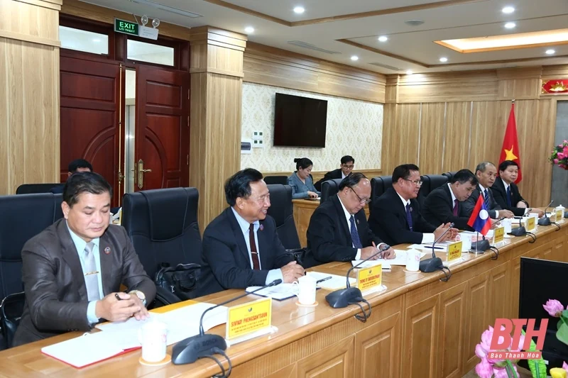 Trao đổi kinh nghiệm công tác giữa Thường trực HĐND tỉnh Thanh Hoá với Đoàn Ủy ban Quốc phòng và An ninh của Quốc hội nước CHDCND Lào
