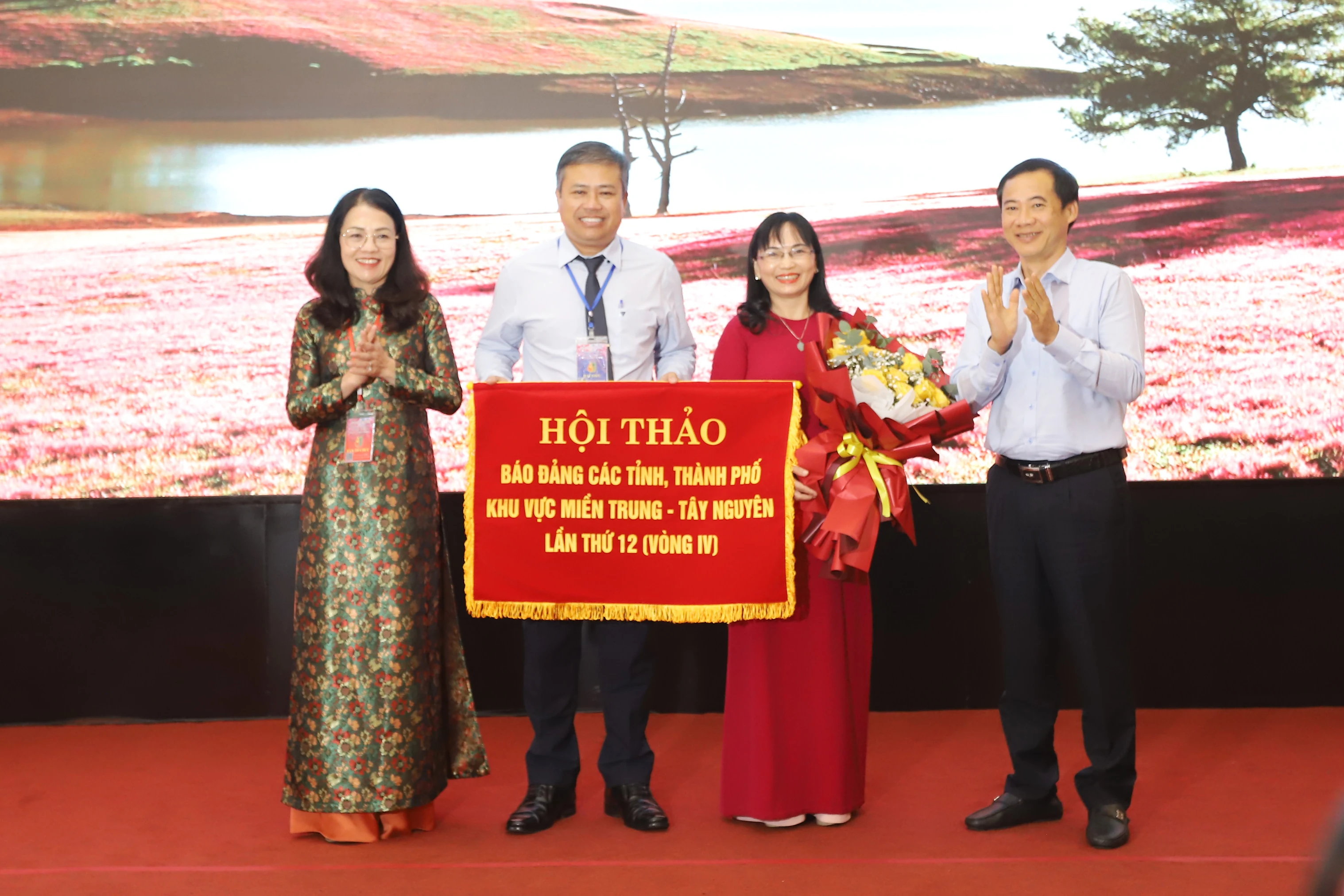 Hội thảo báo Đảng các tỉnh, thành phố khu vực miền Trung - Tây Nguyên: Báo chí tuyên truyền thúc đẩy chuyển đổi xanh