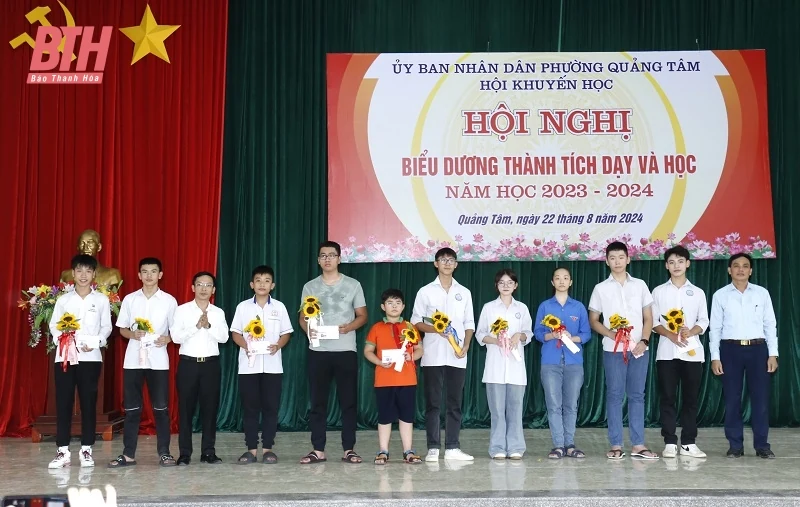 Hơn 200 học sinh phường Quảng Tâm đoạt giải học sinh giỏi các cấp được vinh danh, khen thưởng