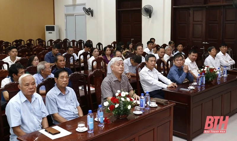 Công ty Xi măng Long Sơn trao 120 suất học bổng cho học sinh có hoàn cảnh đặc biệt khó khăn