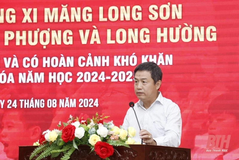 Công ty Xi măng Long Sơn trao 120 suất học bổng cho học sinh có hoàn cảnh đặc biệt khó khăn