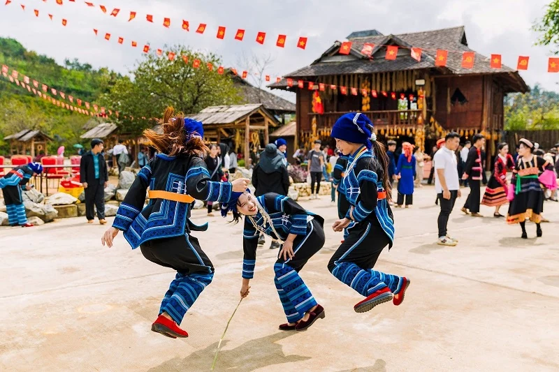 Lễ hội “Mùa vàng bản Mây” khuấy động không khí Fansipan