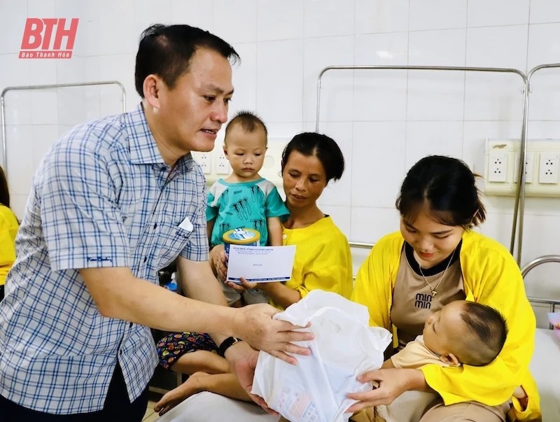 Thăm, tặng quà cho các bệnh nhi mắc bệnh Thalassemia tại link đăng nhập m88 Nhi Thanh Hóa