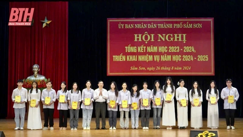 TP Sầm Sơn: Tổng kết năm học 2023-2024, triển khai nhiệm vụ năm học 2024-2025