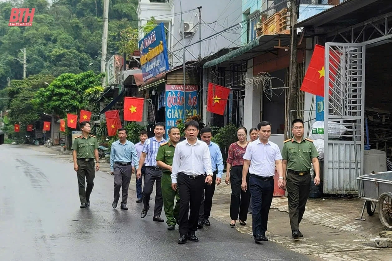 Huyện Cẩm Thủy triển khai mô hình “Đường cờ Tổ quốc”