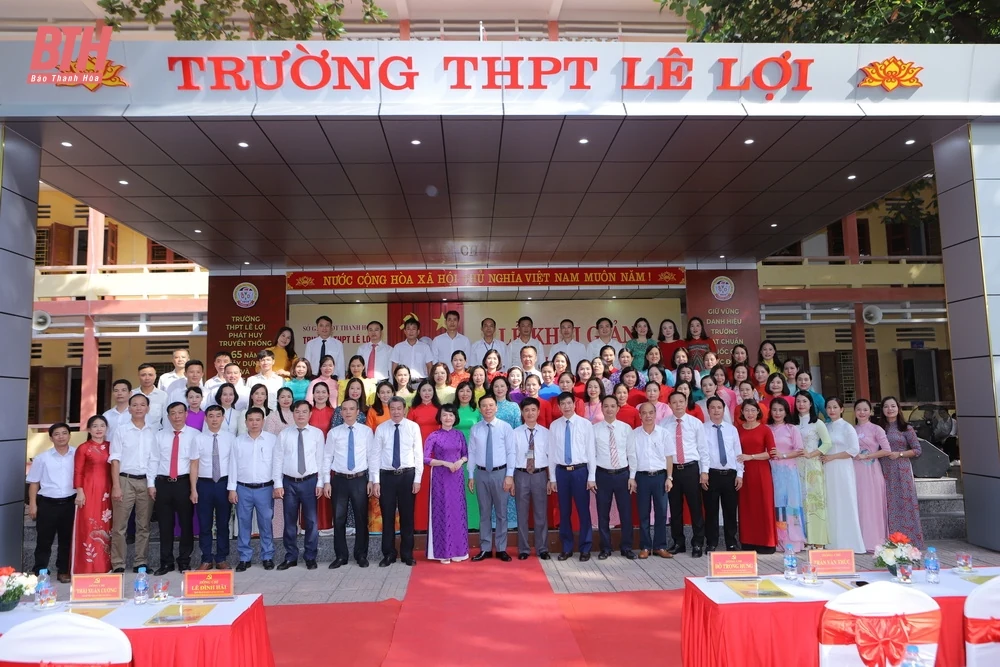 Bí thư Tỉnh ủy Đỗ Trọng Hưng dự lễ khai giảng năm học mới 2024-2025 tại Trường THPT Lê Lợi