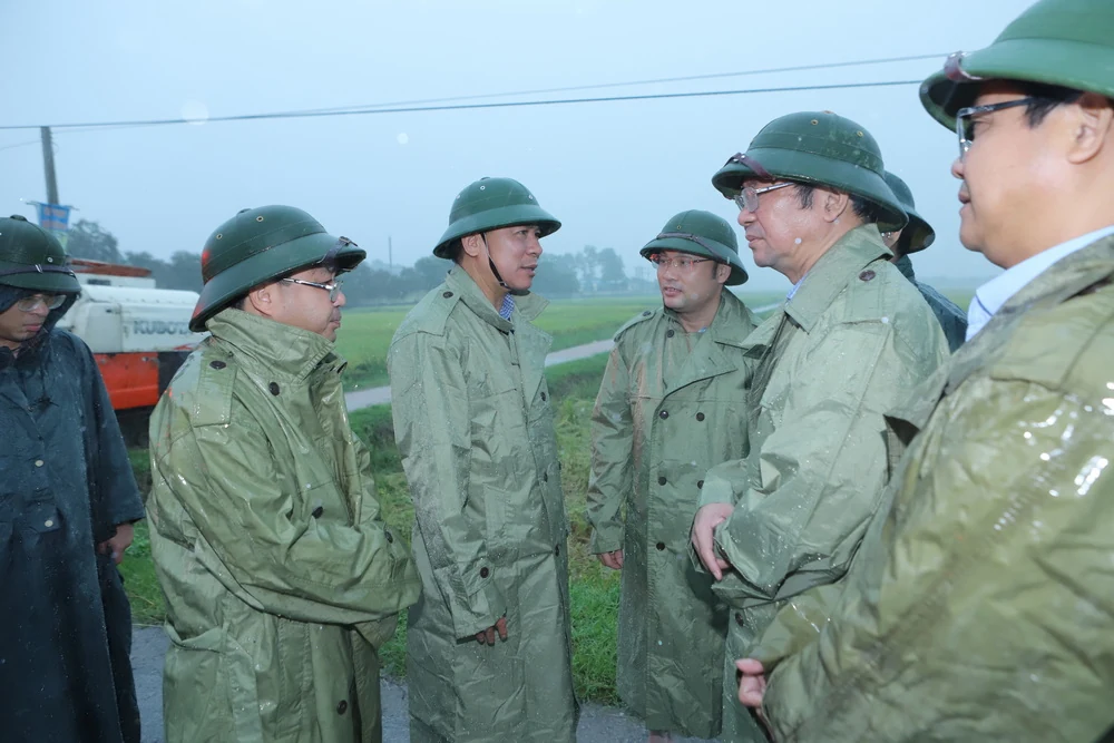 Phó trưởng Ban Tổ chức Trung ương Đỗ Trọng Hưng kiểm tra công tác ứng phó với bão số 3 tại các huyện Triệu Sơn và Thọ Xuân