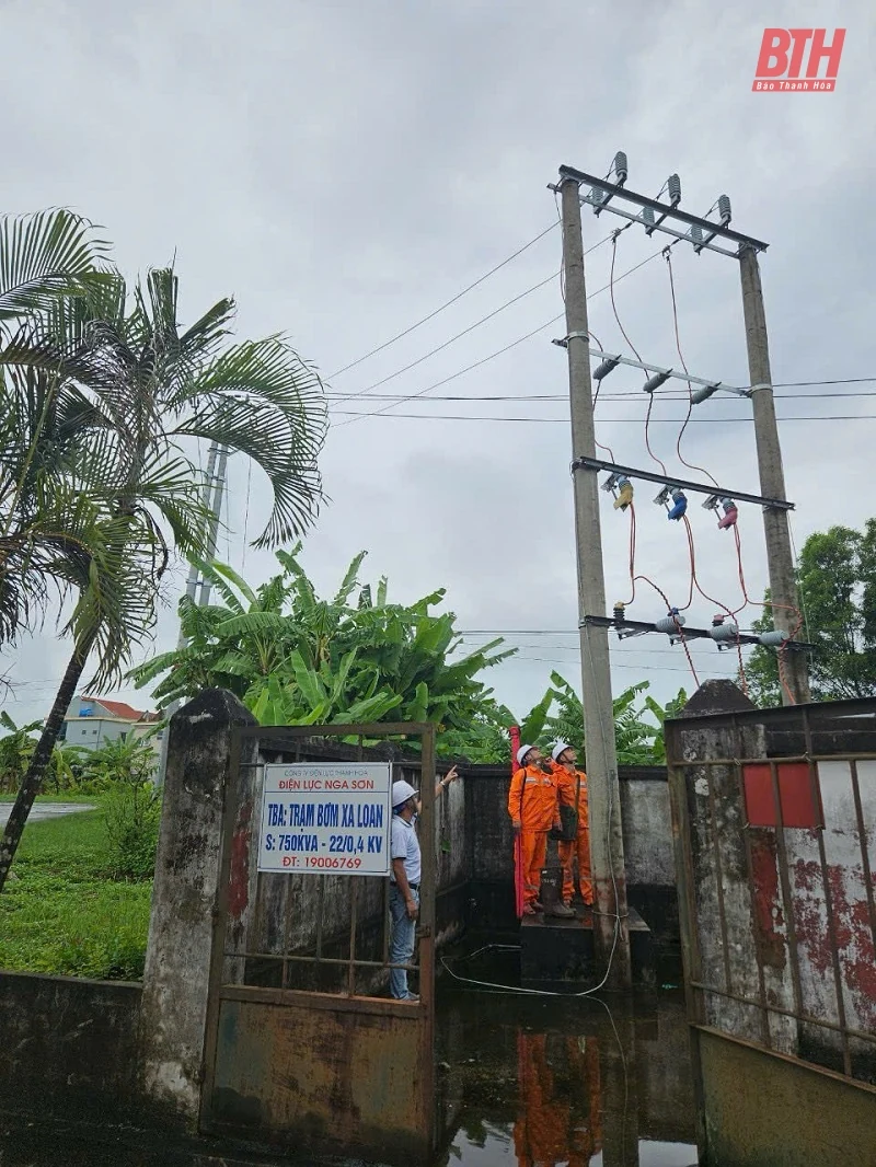 Công ty Điện lực Thanh Hóa ứng trực 24/24 giờ, sẵn sàng xử lý các sự cố về điện do bão số 3