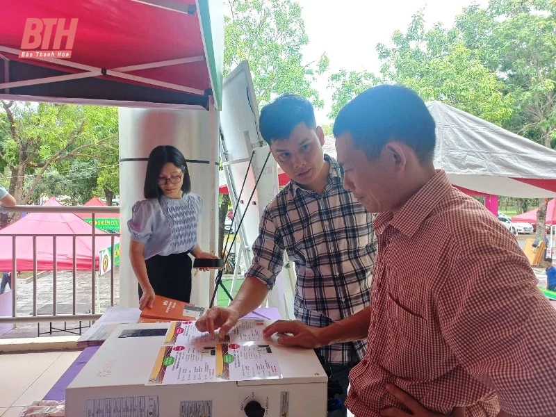 Triển lãm “TECHFEST đổi mới sáng tạo mở Trường Đại học Hồng Đức”