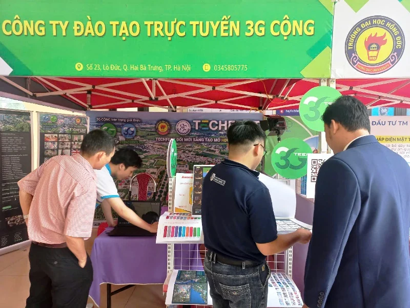 Triển lãm “TECHFEST đổi mới sáng tạo mở Trường Đại học Hồng Đức”