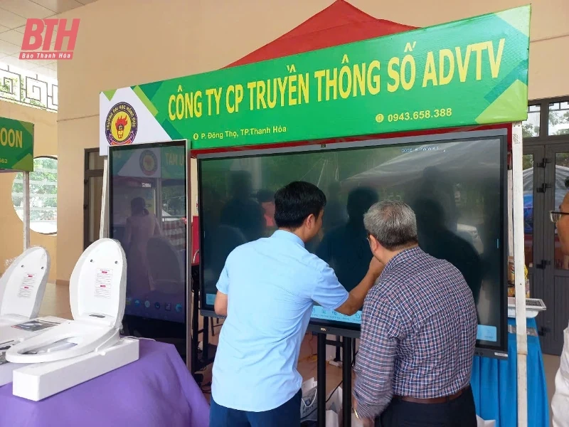 Triển lãm “TECHFEST đổi mới sáng tạo mở Trường Đại học Hồng Đức”