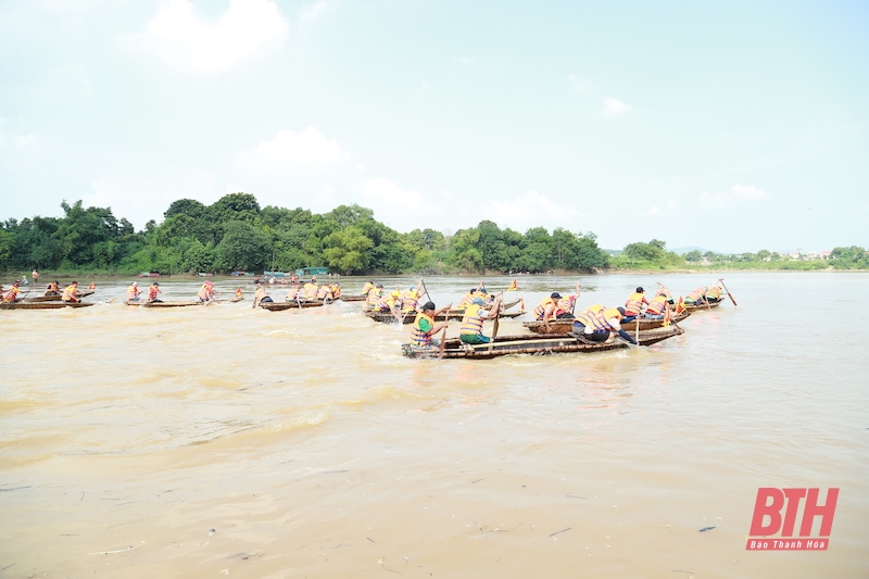 Nét đẹp văn hóa trong lễ hội đua thuyền truyền thống ở Vĩnh Lộc