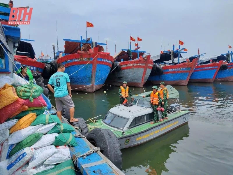 Biên phòng giúp dân phòng chống bão số 3