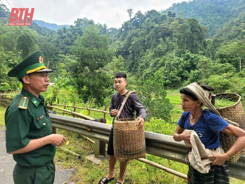 Biên phòng giúp dân phòng chống bão số 3