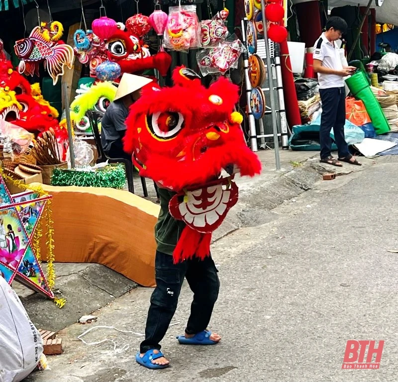 Sôi động thị trường đồ chơi trung thu