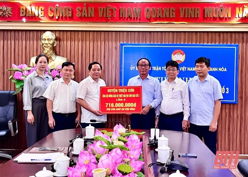 Ủy ban MTTQ m88 the thao tiếp nhận ủng hộ đồng bào bị thiệt hại do bão số 3