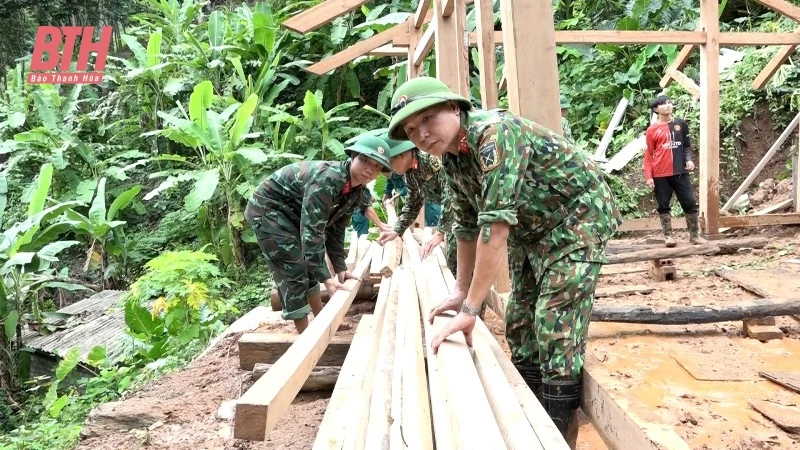 Ấm tình quân - dân những ngày mưa bão ở miền biên viễn