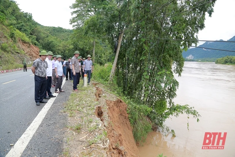Phó Chủ tịch UBND tỉnh Lê Đức Giang kiểm tra, chỉ đạo khắc phục hậu quả bão số 3 tại các huyện Mường Lát, Quan Hóa, Quan Sơn