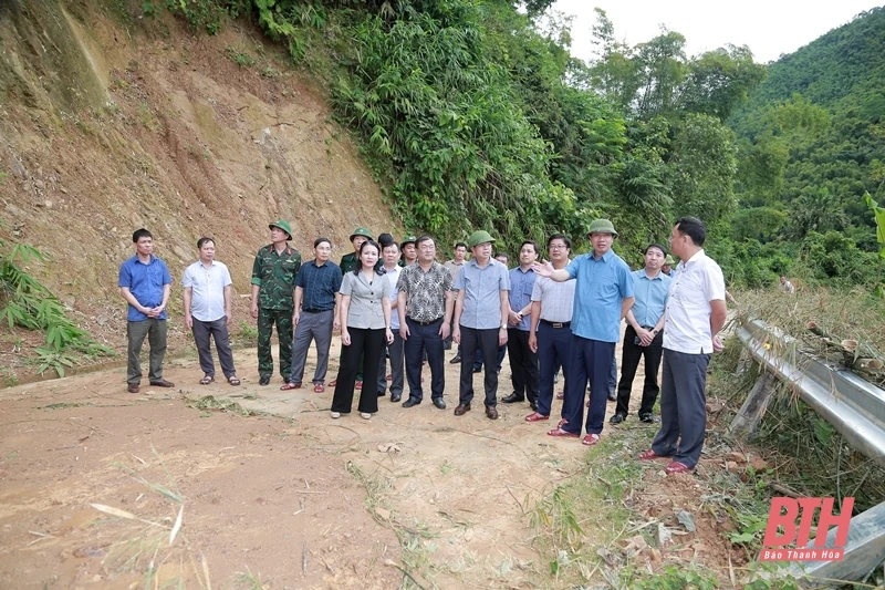 Phó Chủ tịch UBND tỉnh Lê Đức Giang kiểm tra, chỉ đạo khắc phục hậu quả bão số 3 tại các huyện Mường Lát, Quan Hóa, Quan Sơn