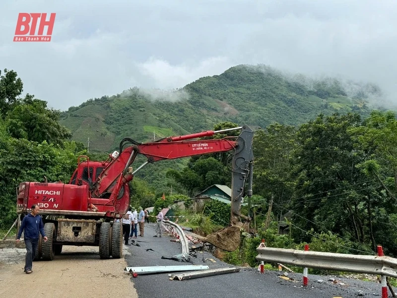 Sau bão, nhiều tuyến giao thông trên địa bàn Mường Lát bị ảnh hưởng 