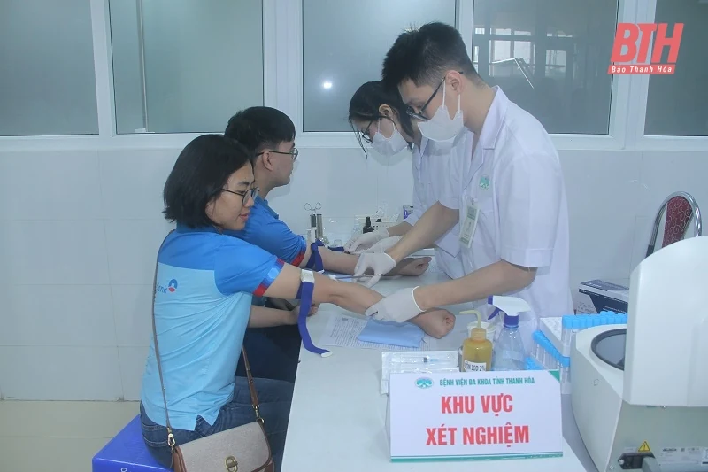 Ngày hội hiến máu tình nguyện “VietinBank - Trao giọt máu hồng sẻ chia sự sống” năm 2024
