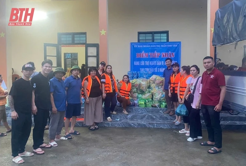 Lũ sông Bưởi trên báo động II, cả khu phố bị ngập lụt, chia cắt