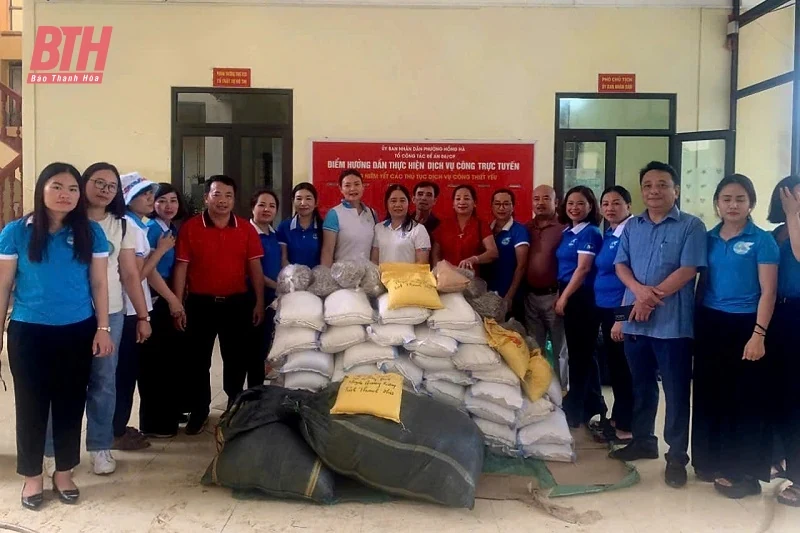 Hội LHPN thị xã Nghi Sơn và Quảng Xương trao hỗ trợ nhân dân các tỉnh Lào Cai, Yên Bái tổng trị giá gần 1,3 tỷ đồng