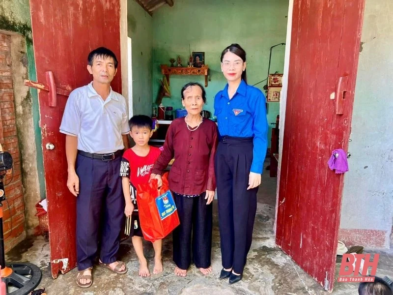 Tuổi trẻ Thanh Hóa chung tay vì trẻ em có hoàn cảnh khó khăn dịp Tết Trung thu 2024