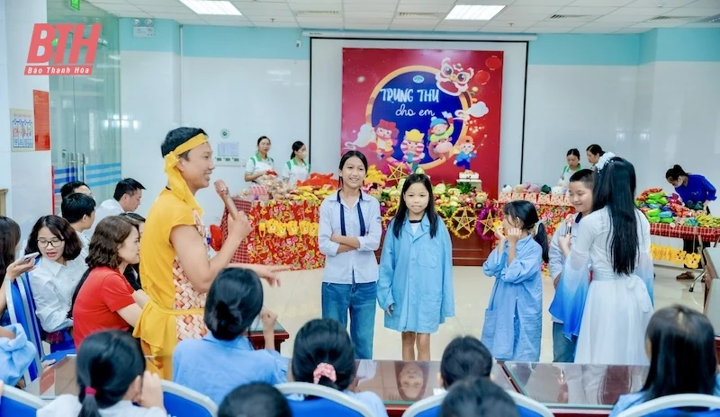 Mang Trung thu đến với bệnh nhân nhi đang điều trị tại Bệnh viện Đa khoa tỉnh Thanh Hoá