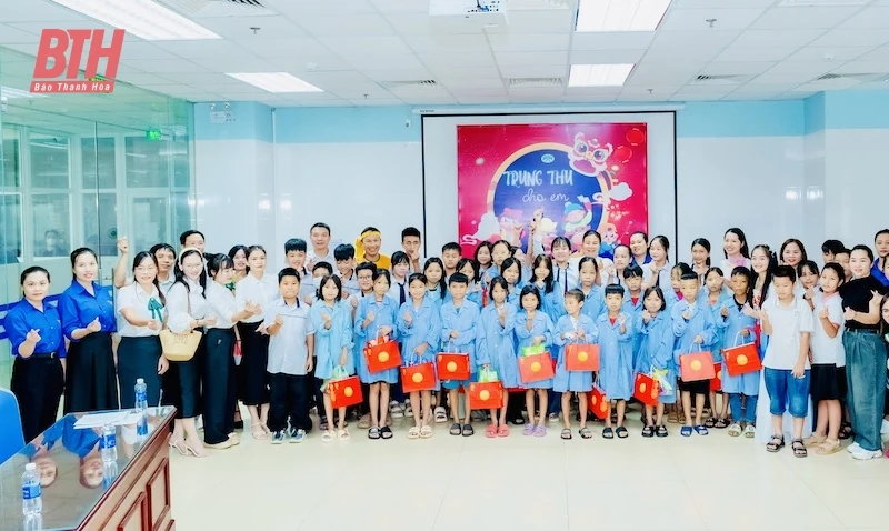Mang Trung thu đến với bệnh nhân nhi đang điều trị tại Bệnh viện Đa khoa tỉnh Thanh Hoá