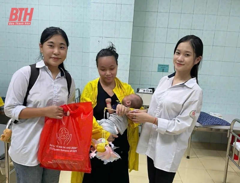 Những món quà Trung thu ấm áp cho Bệnh nhân nhi có hoàn cảnh khó khăn