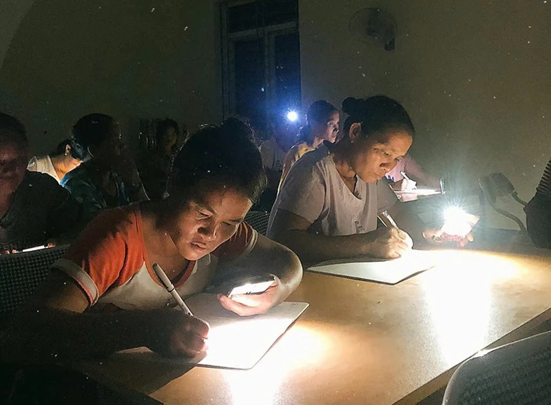 Lớp học đặc biệt cho những người “đặc biệt” (Bài 1): Hành trình tìm con chữ không bao giờ muộn