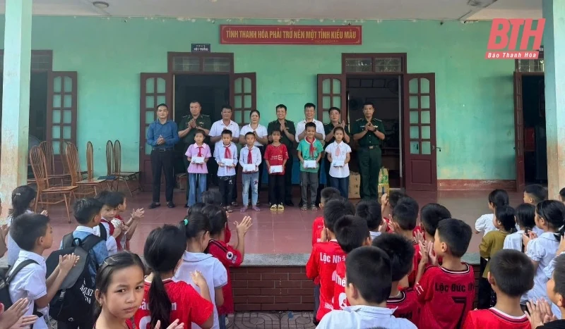 Chiến sĩ Biên phòng và các hoạt động ý nghĩa dành cho thiếu nhi dịp Tết Trung thu