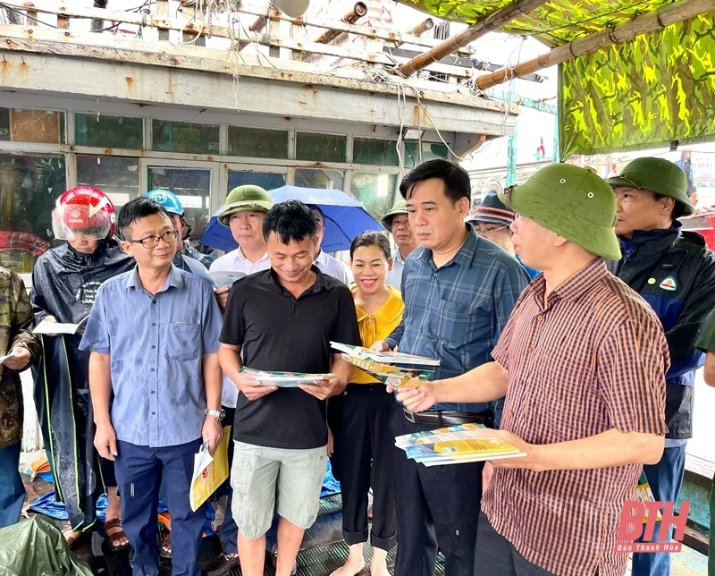 Tuyên truyền, vận động cao điểm về chống khai thác hải sản bất hợp pháp, không báo cáo và không theo quy định