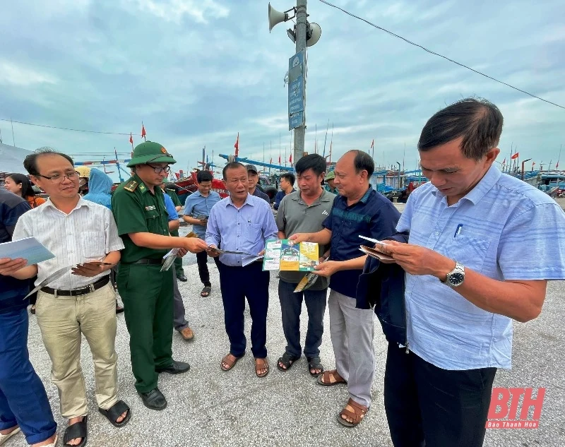 Tuyên truyền, vận động cao điểm về chống khai thác hải sản bất hợp pháp, không báo cáo và không theo quy định