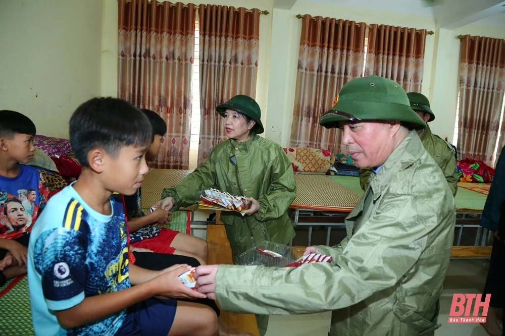 Phó Bí thư Thường trực Tỉnh uỷ Lại Thế Nguyên kiểm tra tình hình ứng phó với thiên tai tại các huyện miền núi