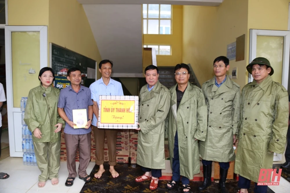 Phó Bí thư Thường trực Tỉnh uỷ Lại Thế Nguyên kiểm tra tình hình ứng phó với thiên tai tại các huyện miền núi
