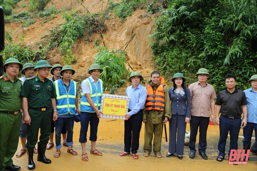 Phó Bí thư Thường trực Tỉnh uỷ Lại Thế Nguyên kiểm tra tình hình ứng phó với thiên tai tại các huyện miền núi