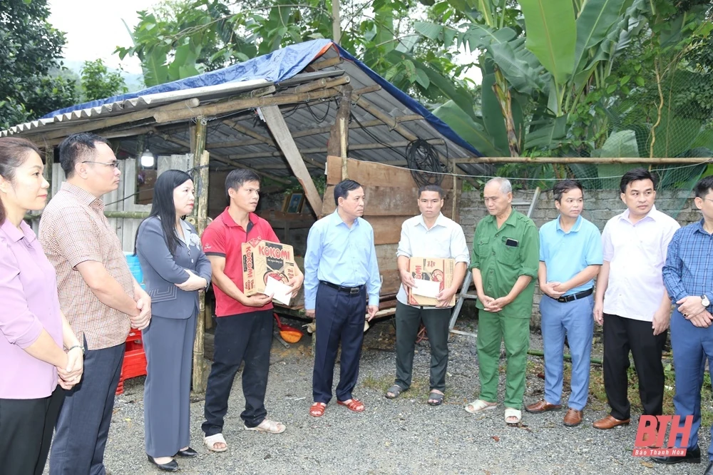 Phó Bí thư Thường trực Tỉnh uỷ Lại Thế Nguyên kiểm tra tình hình ứng phó với thiên tai tại các huyện miền núi