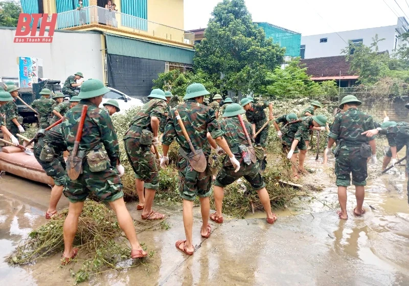 TP Thanh Hóa huy động các lực lượng dọn vệ sinh môi trường sau lũ