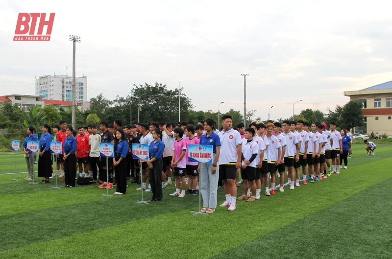Sôi nổi Giải bóng đá nam học sinh, sinh viên Trường Đại học Văn hóa, Thể thao và Du lịch Thanh Hóa