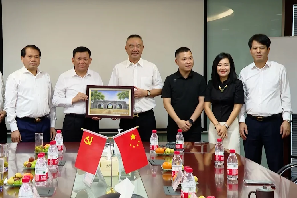 Đoàn công tác tỉnh Thanh Hóa làm việc với Tổng lãnh sự quán Việt Nam tại Thượng Hải