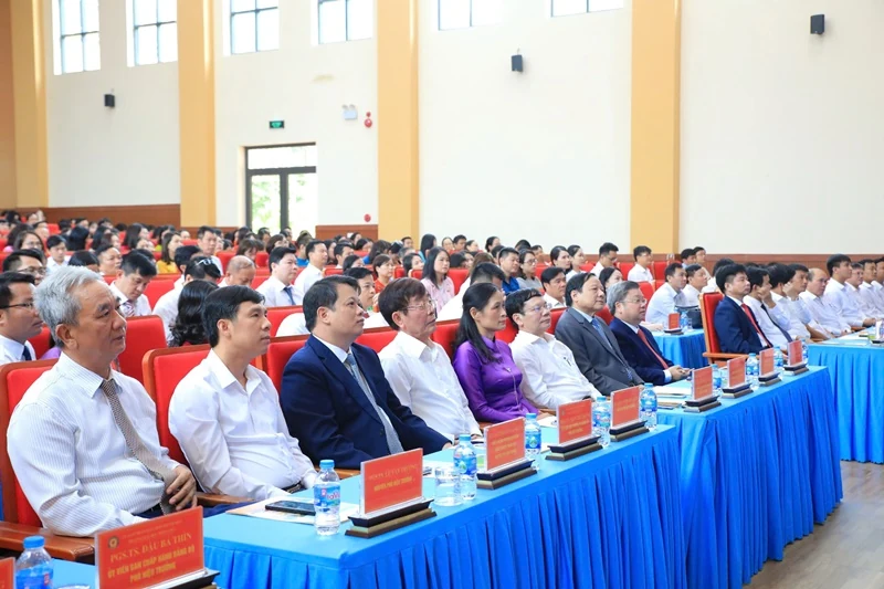 Phấn đấu đến năm 2030 trở thành trường đại học thông minh, đổi mới sáng tạo