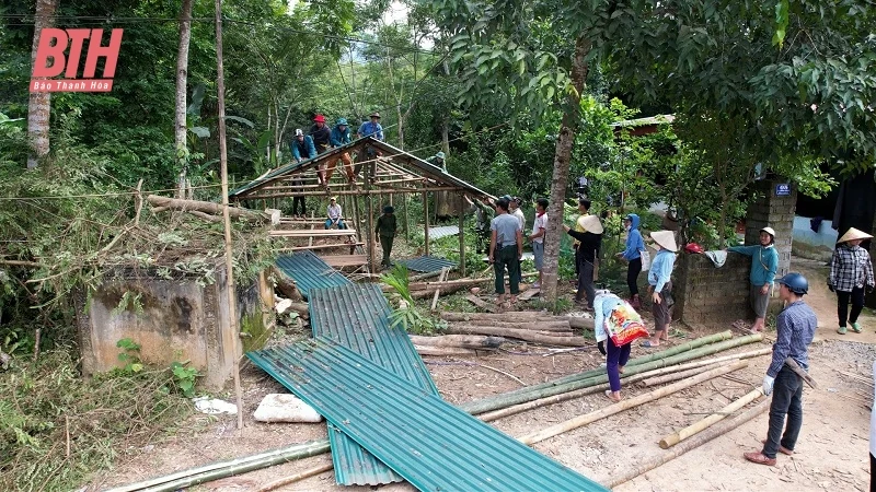 Quan Sơn di dời 38 hộ dân sinh sống vùng có nhiều vết nứt, sụt lún