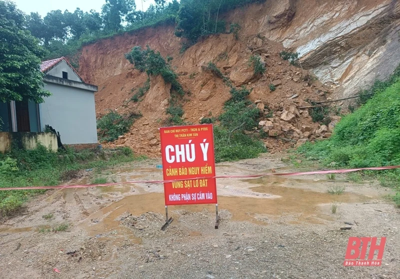Phát hiện vết nứt trên đồi, Thạch Thành di dời khẩn cấp hơn 60 hộ dân trong đêm