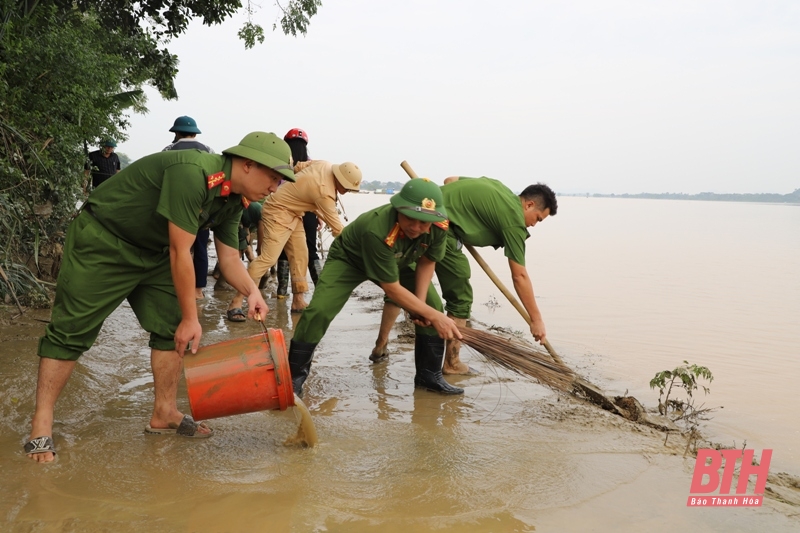 Cuộc sống trở lại ở vùng ngập TP Thanh Hóa